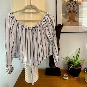 Trendy Kendall & Kylie Off-the-shoulder blouse